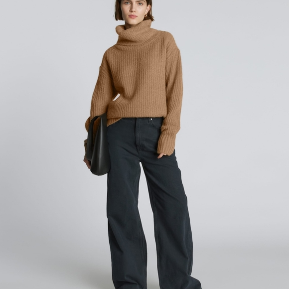 Everlane Alpaca Oversized Turtleneck - Picture 2 of 7
